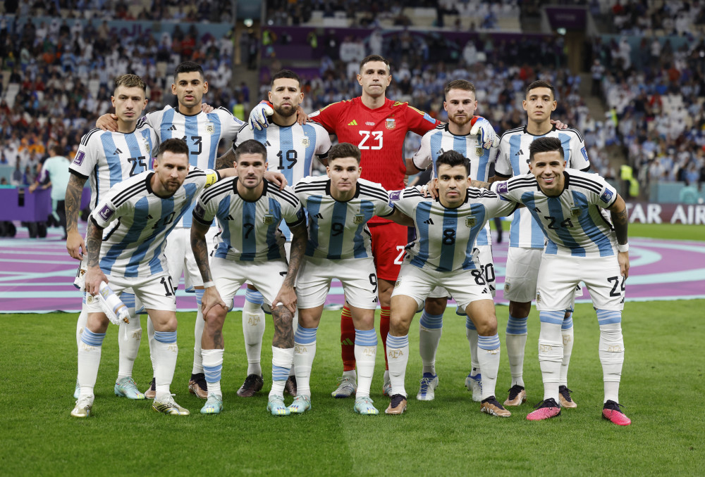 多特vs斯图加特：吉拉西、布兰特、乔布-贝林厄姆首发出战（多特迎战斯图加特：吉拉西、布兰特、乔布-贝林厄姆先发登场）