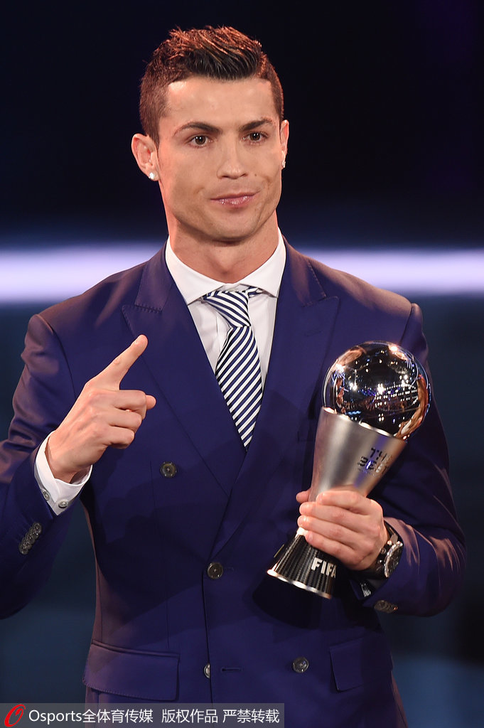 曝沙特欲1亿签青木，若成交曼联坐收3700万！但还需给另一队分成