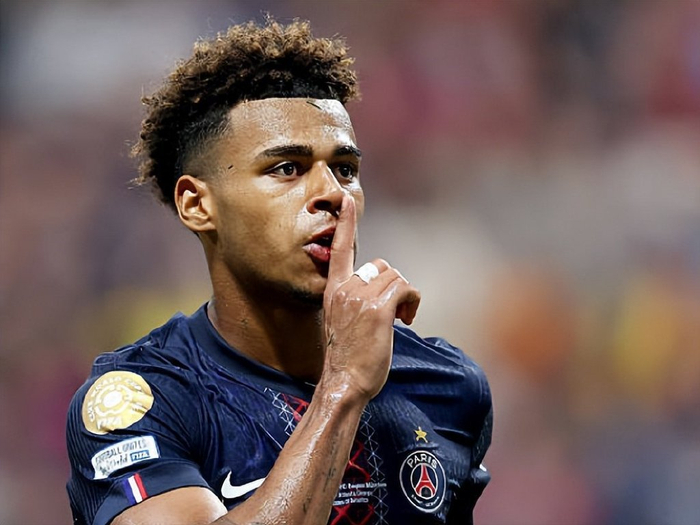 半场：圣吉罗斯联合1-2马赛，哈利利、格林伍德、派尚破门（半场战报：马赛2-1领先圣吉罗斯联合，哈利利、格林伍德、派尚相继建功）