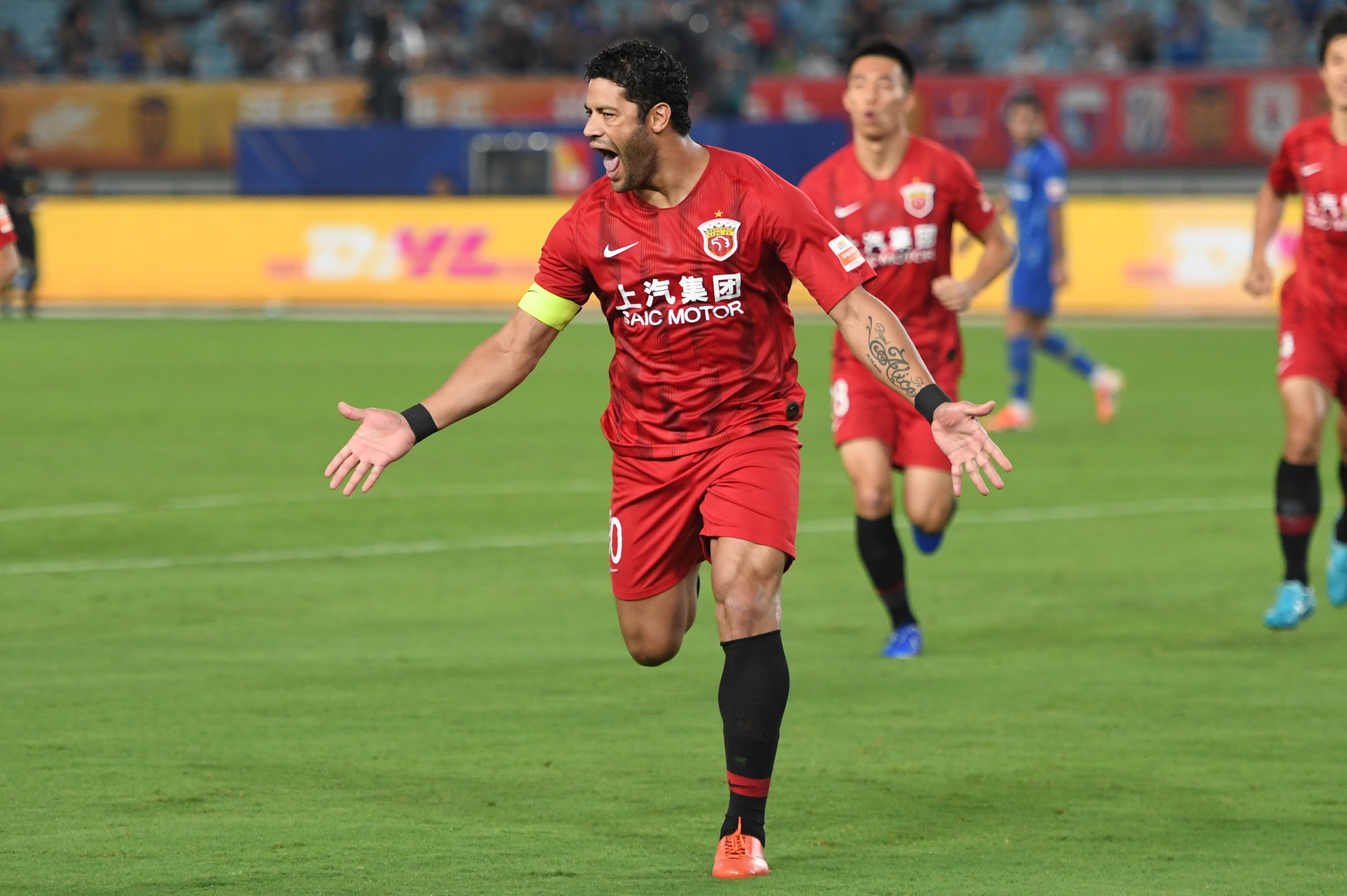 只等官宣，记者：利物浦中场莫顿已完成里昂的体检（利物浦中场莫顿完成里昂体检，官方宣布在即）