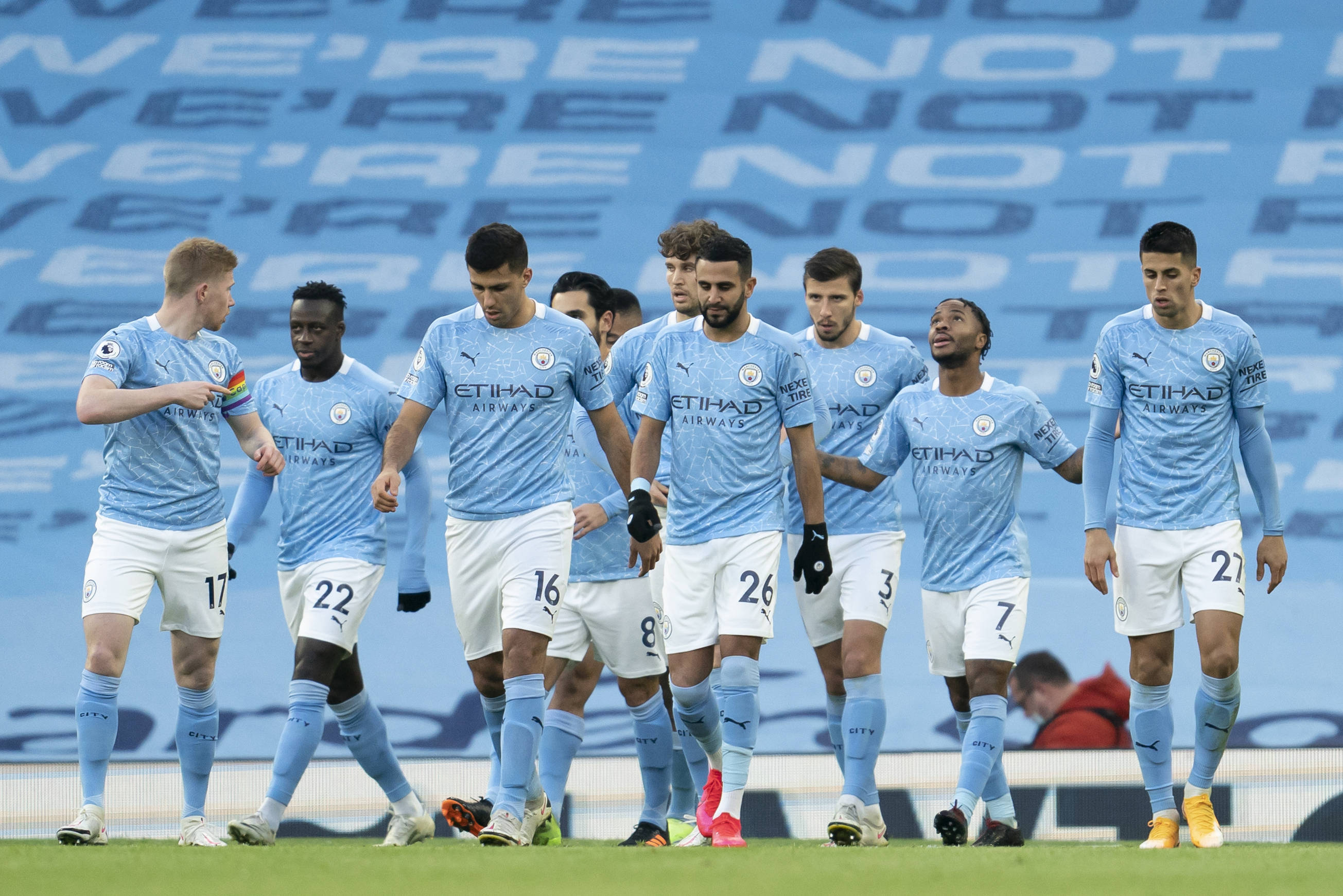 索默：我会弹吉他和钢琴；退役后我应该不当教练，压力太大了（索默：会弹吉他和钢琴，退役后不考虑执教，压力太大）