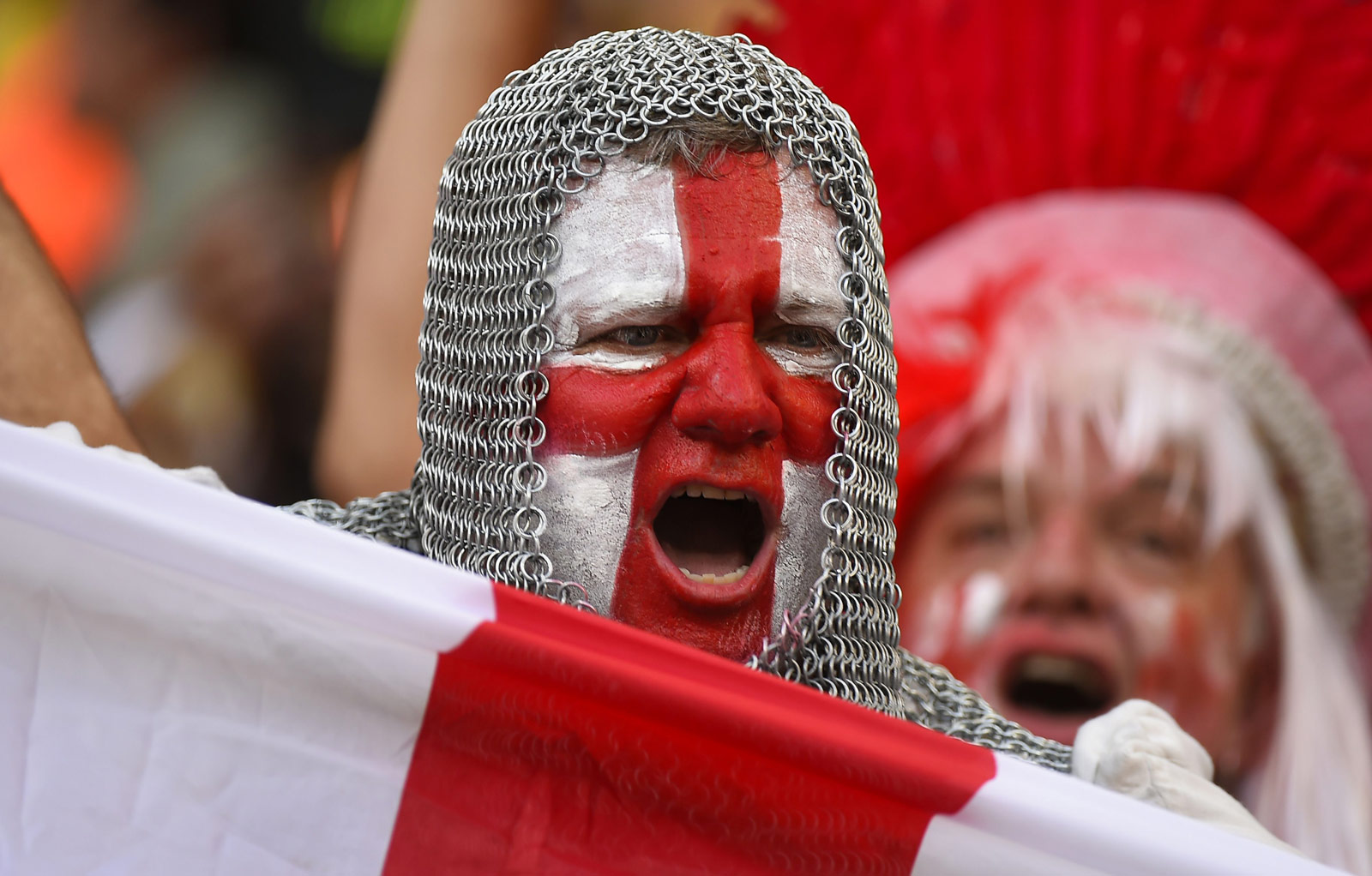 康宁汉姆半场15分7助攻，斯图尔特变身进攻端奇兵（康宁汉姆半场轰15分7助，斯图尔特化身进攻奇兵）