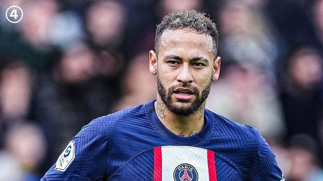 43.3米超远吊射破门，亚当斯创造本赛季英超最远距离进球（亚当斯43.3米超级吊射，刷新本赛季英超最远进球纪录）