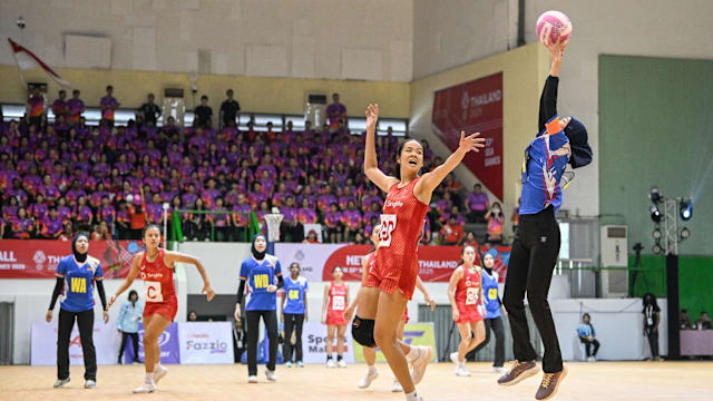 阿莫林：德利赫特需找回在贾府初期那种自信，控球还能提升（阿莫林：德利赫特需重拾阿贾克斯初期的自信，出球与控球仍有提升空间）