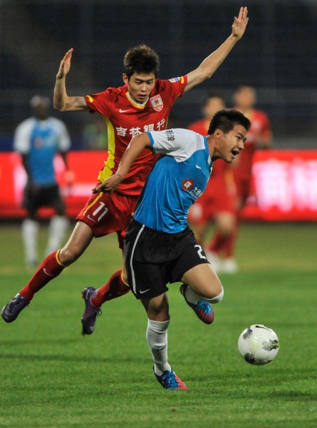 杜兰特半场20分，谢泼德高效，火箭半场57-57独行侠（杜兰特半场砍下20分，谢泼德高效发挥，火箭与独行侠半场57平）