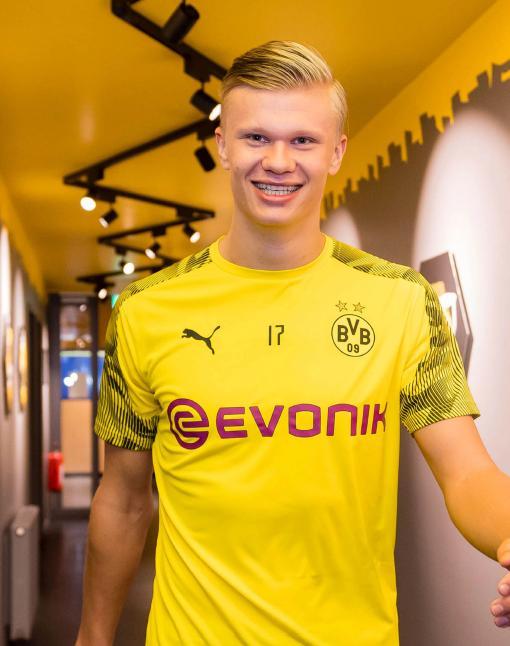 邮报：等纽卡敲定谢什科之后，利物浦才会重新报价伊萨克