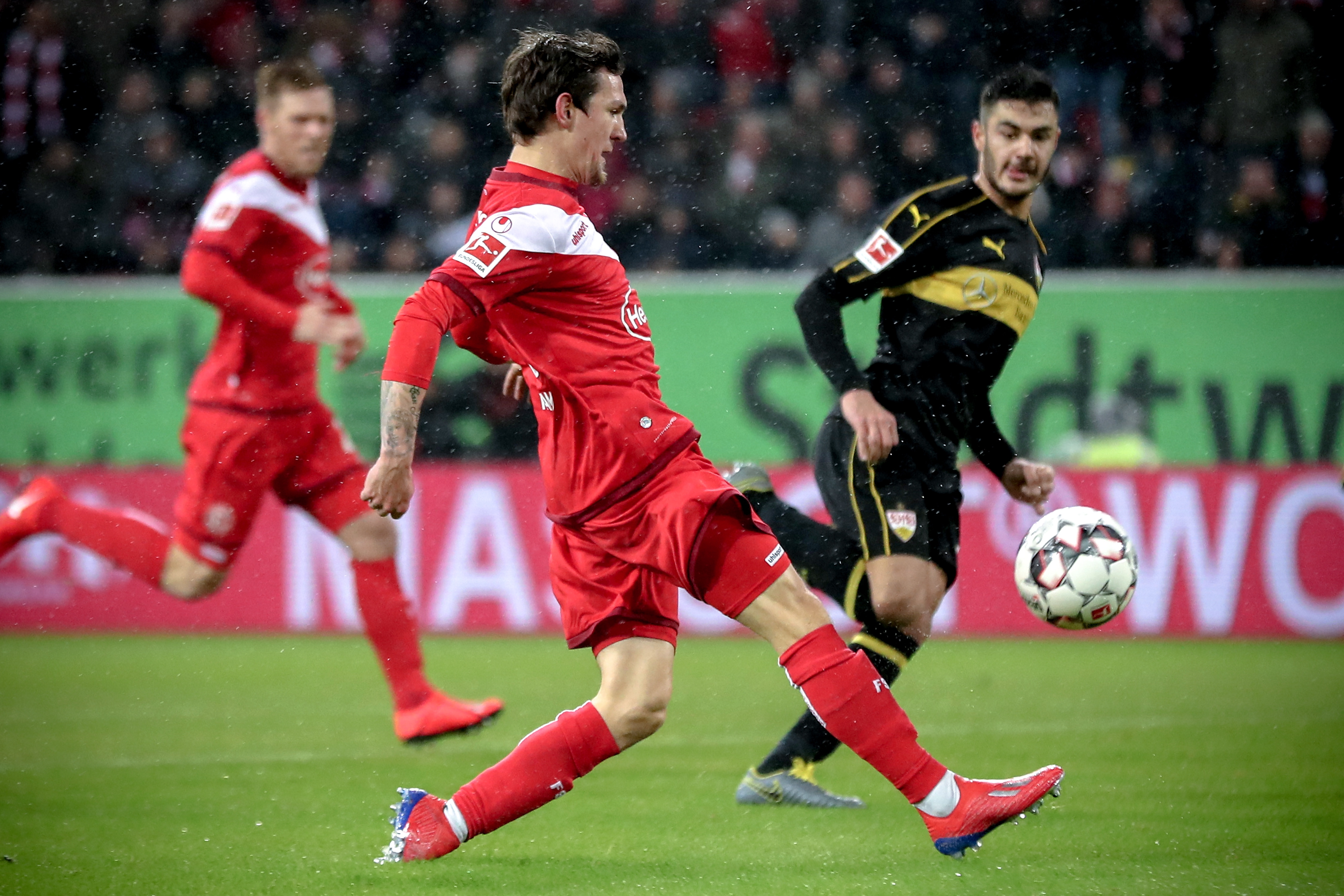 施洛特贝克：吉拉西最近过得确实不容易，但教练一直信任他（施洛特贝克：吉拉西近来境况艰难，但主帅始终信任他）