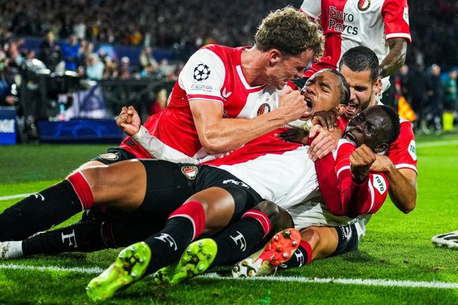 欧文突破防守助攻制胜（欧文强突送助攻锁定胜局）